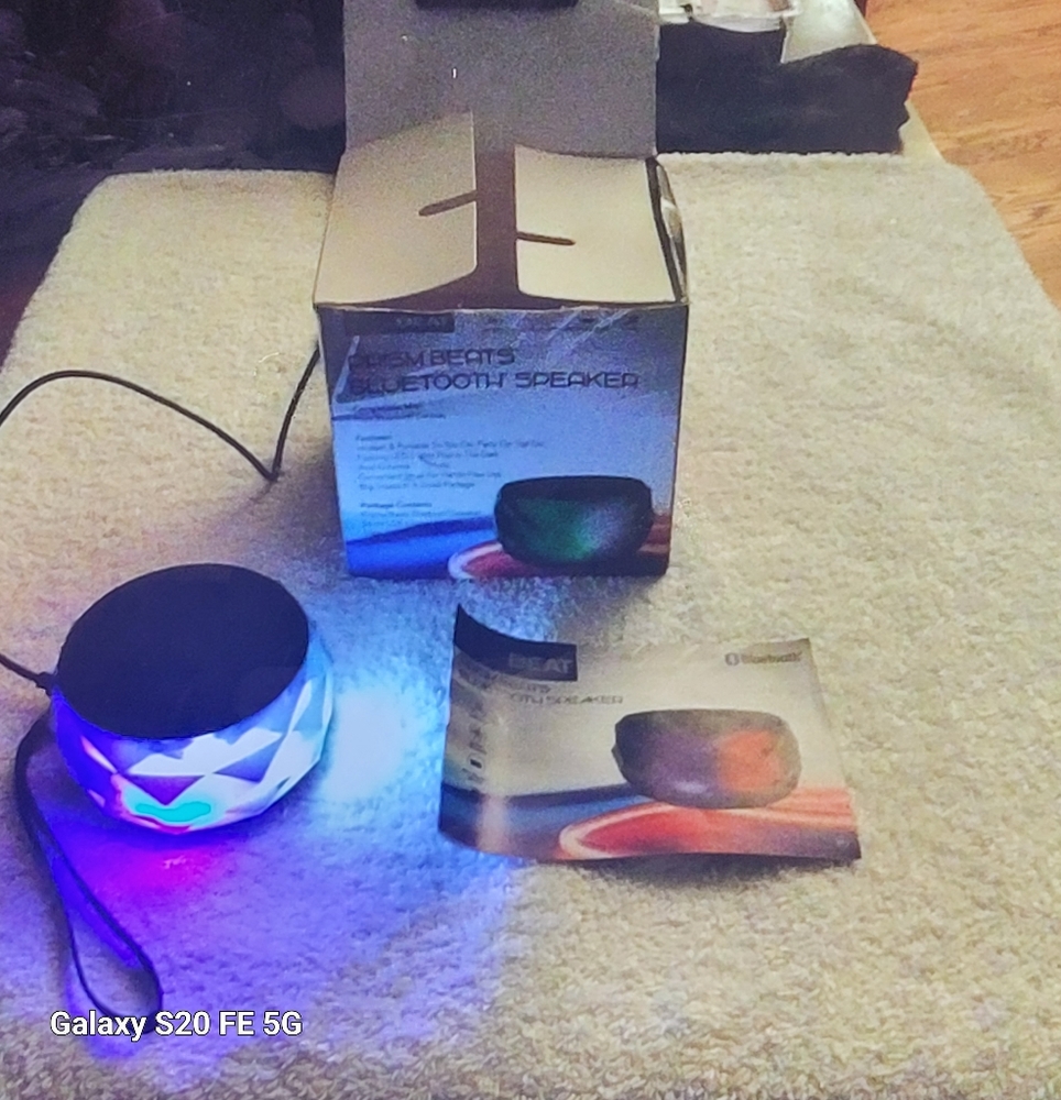 Brand New Vivitar LumiBeat Prism Beats Bluetooth Speakers!!